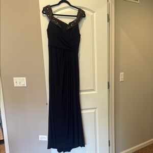 Xscape Black Sleeveless Sweetheart Maxi Gown